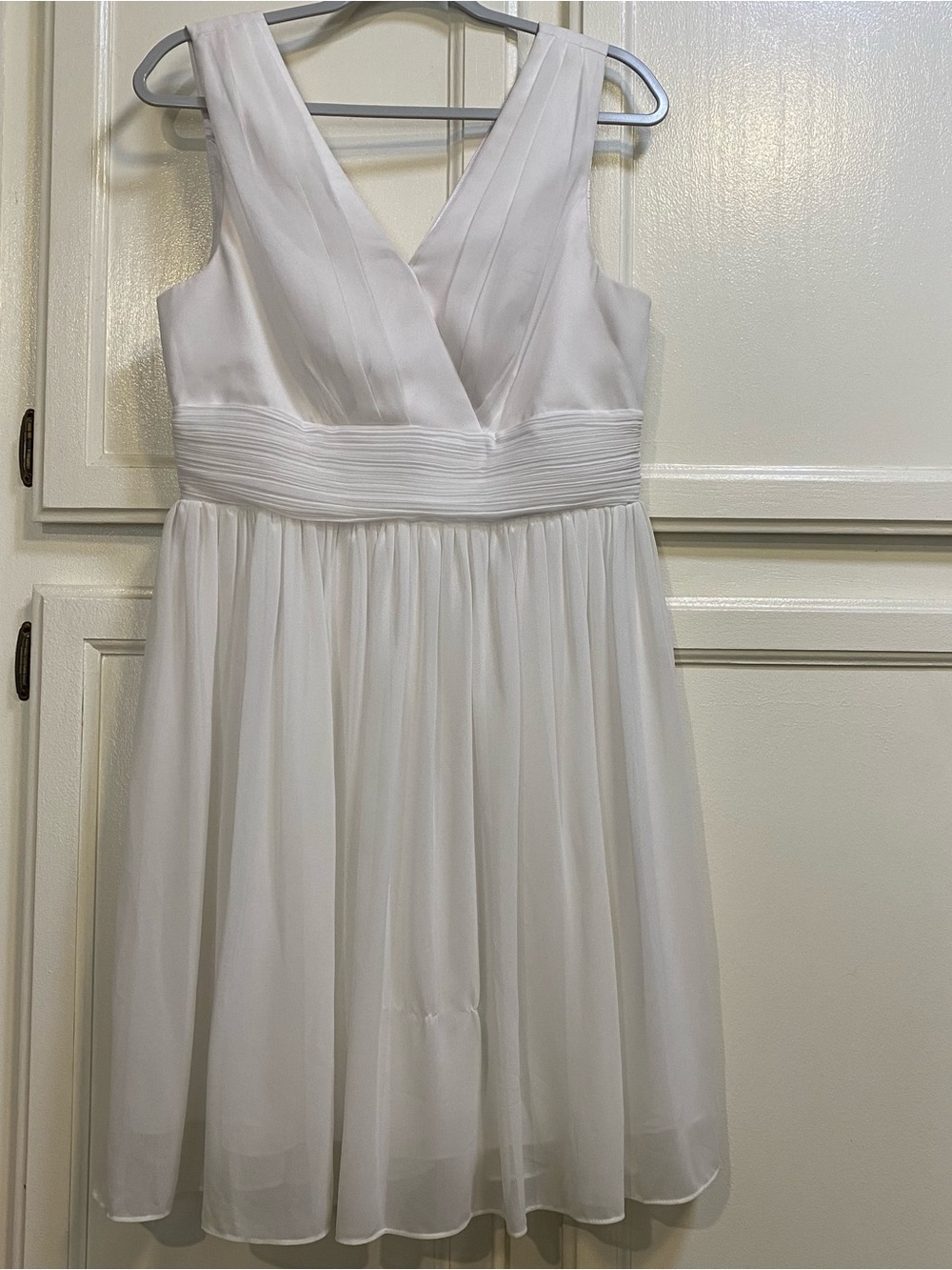 Ever Pretty White Sleeveless V-Neck Chiffon Bridal Dress